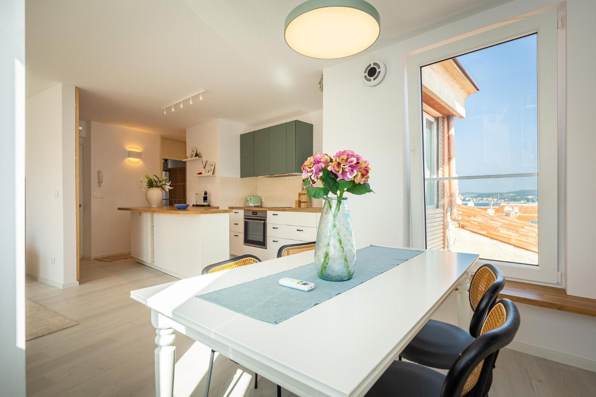 Rubini - Modern Apartment In The Heart Of Old Rovigno Esterno foto
